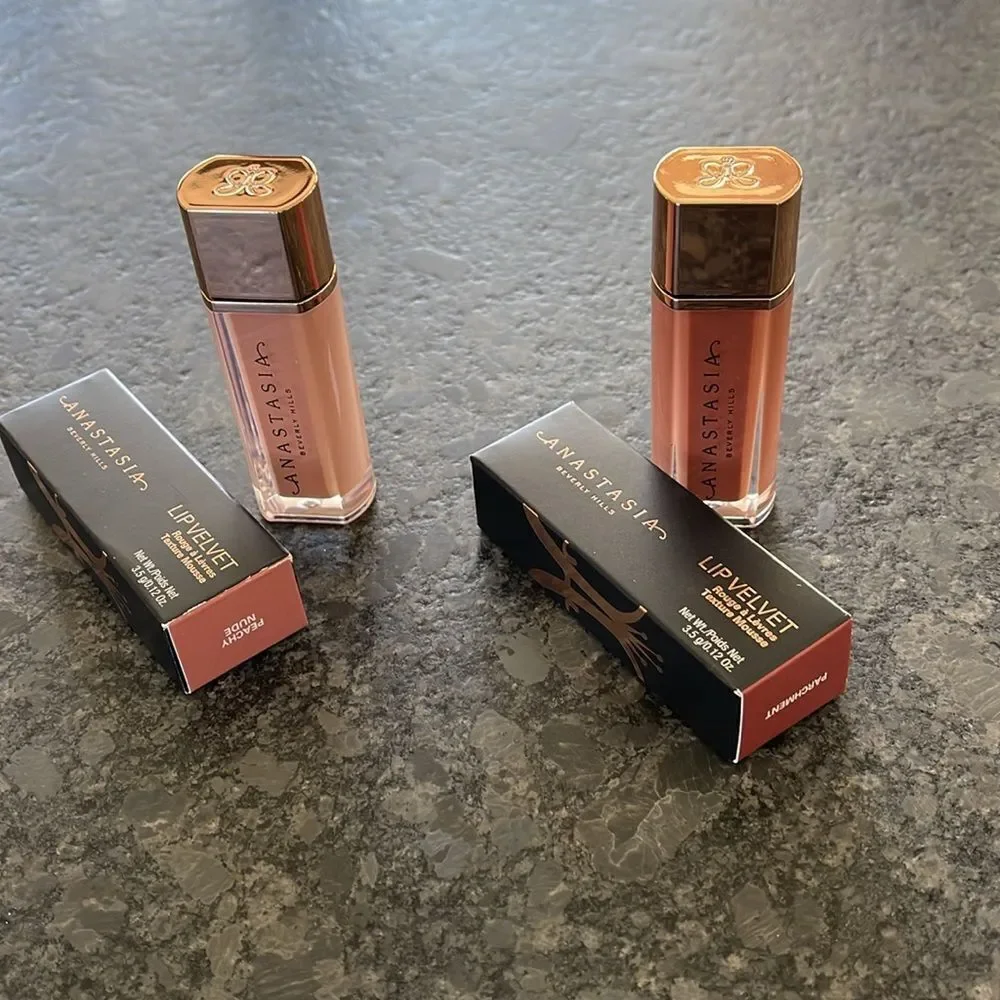 Anastasia Beverly Hills Lip Velvet Full Pigment in Peachy Nude OR Parchment